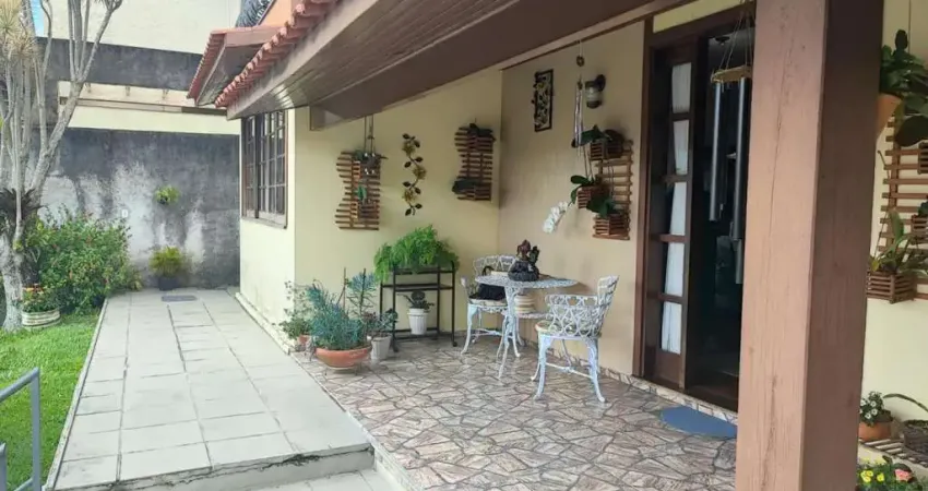 Casa para Venda em Teresópolis, Agriões, 5 dormitórios, 1 suíte, 4 banheiros, 2 vagas