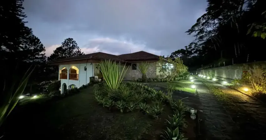 Sítio para Venda em Teresópolis, Iucas, 5 dormitórios, 5 suítes, 2 banheiros, 12 vagas