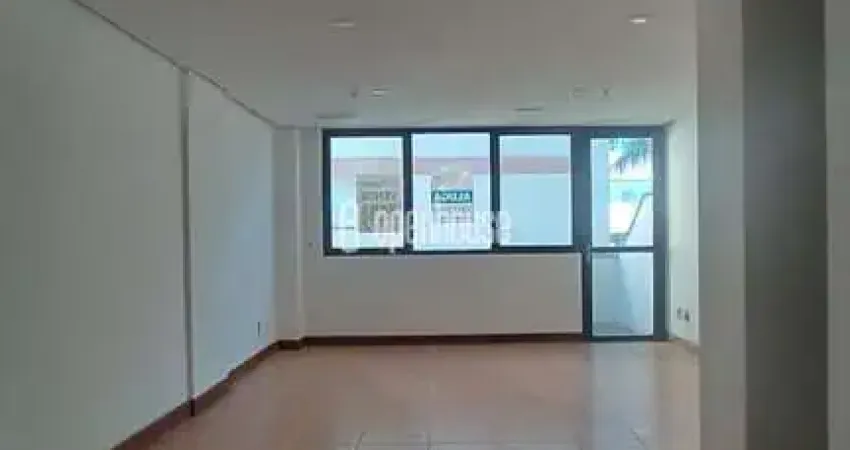 Sala Comercial de 45m² com 2 Vagas de Garagem Cobertas