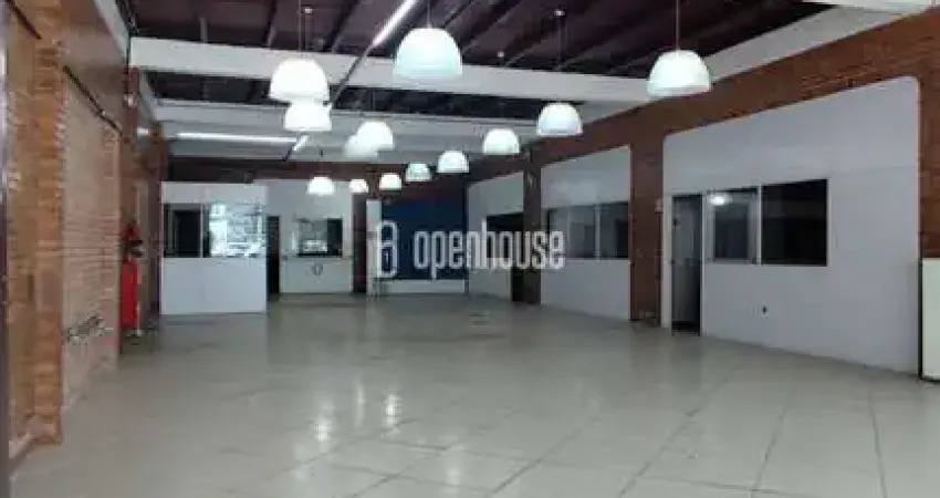 Excelente, loja com 500m² sendo 300m² no terreo e 200m² no mezanino