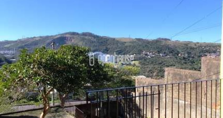 Otima,casa com 80m² 2 dormitórios Cozinha e lavanderia  com garagem coberta páti