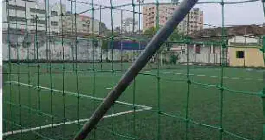 Terreno à venda com 3 casas, 2 quadras de futebol, 6 vagas - Vila Belmiro, Santos/SP