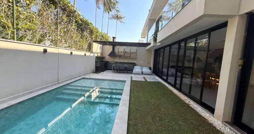 Casa de 4 dormitórios, com suíte, piscina, quintal, churrasqueira - Juquehy, São Sebastião/SP