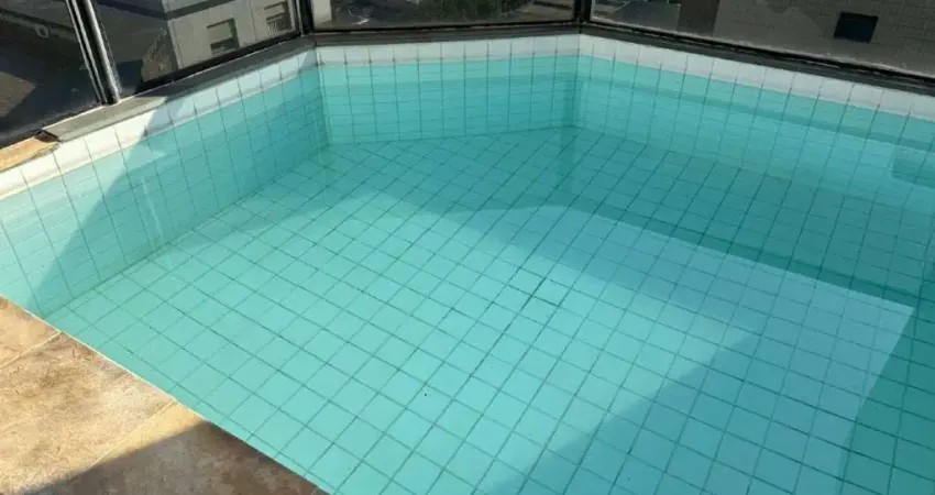 Cobertura Duplex na Pompéia, 1 Quarto, Vista Mar, 2 Vagas Demarcadas, Piscina