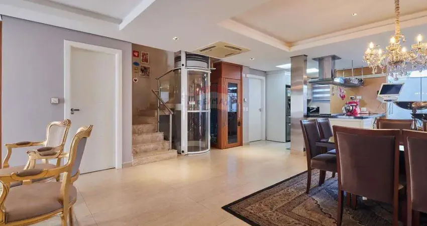 Venda | Casa Alto Padrão com Elevador em Condomínio Fechado – Santo Inácio, Curitiba/PR