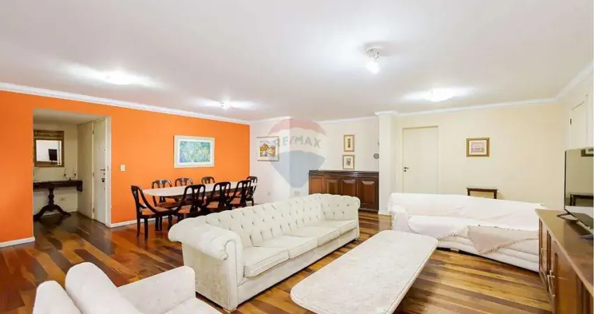 Exclusivo apartamento de alto padrão no batel: 5 quartos, 2 suítes e 2 vagas