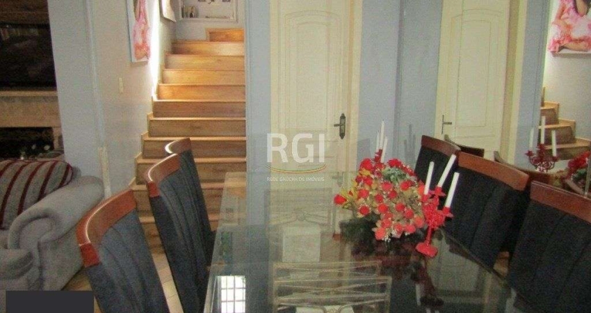 Casa para Venda - 300m², 2 dormitórios, sendo 1 suites, 3 vagas - Belém Novo