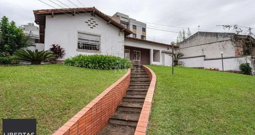 Casa com 3 quartos à venda na Rua Riveira, 562, Petrópolis, Porto Alegre