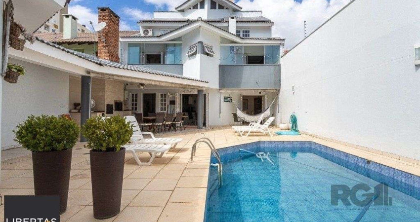 casa sobrado no Alto Petrópolis de 5 dormitórios e 3 vagas