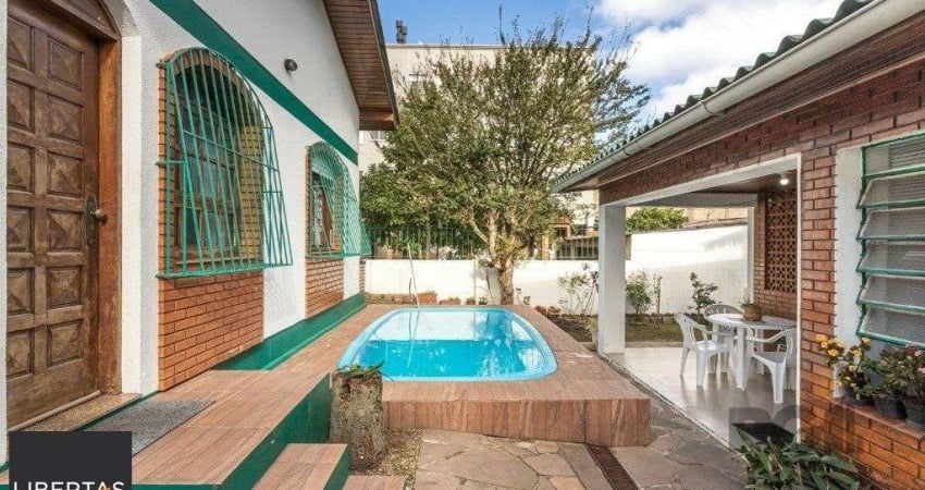 Casa no bairro Vila Ipiranga de 3 dormitórios e 3 vagas