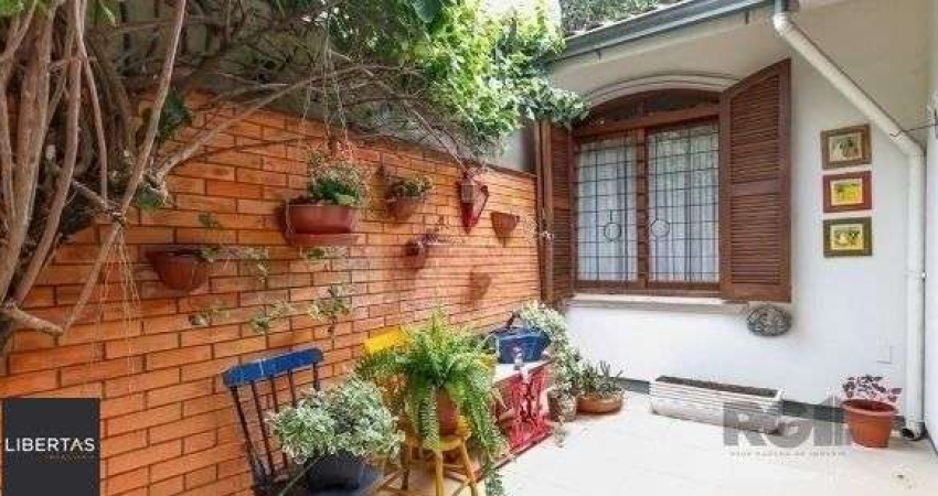 Casa sobrado no Jardim do Salso de 4 dormitórios e 3 vagas