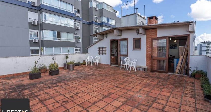 Cobertura no bairro Petrópolis de 3 dormitórios terraço e 2 vagas