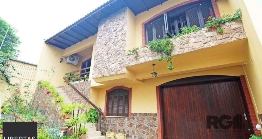 Excelente casa de 154m² com 3 dormitórios e 2 vagas.