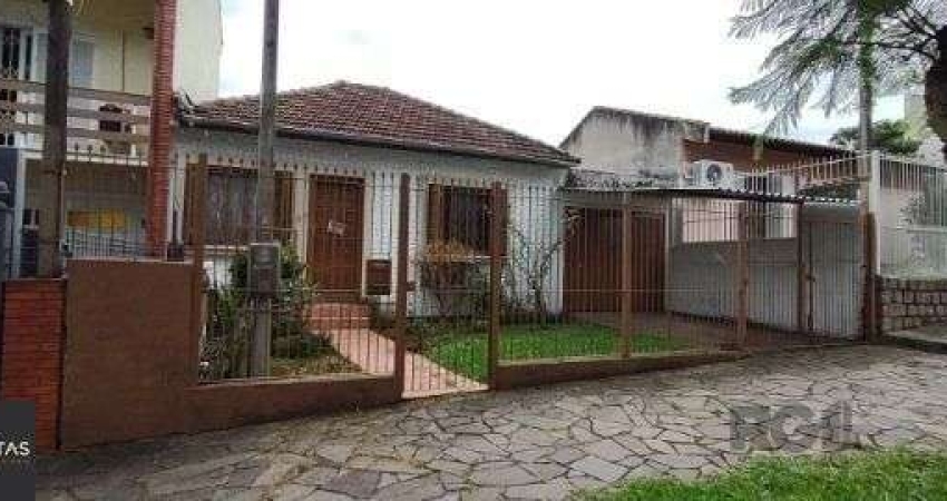 Casa com 3 quartos à venda na Avenida São Sebastião, 197, Nonoai, Porto Alegre