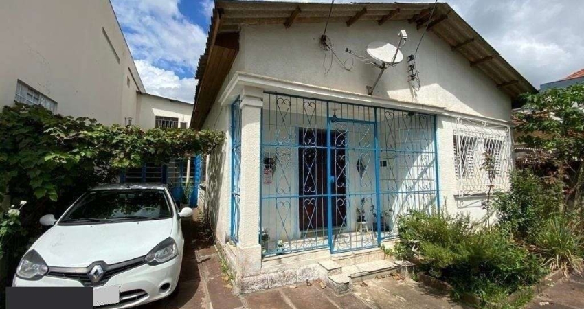 Ampla casa de 180m² com 2 dormitórios e churrasqueira.