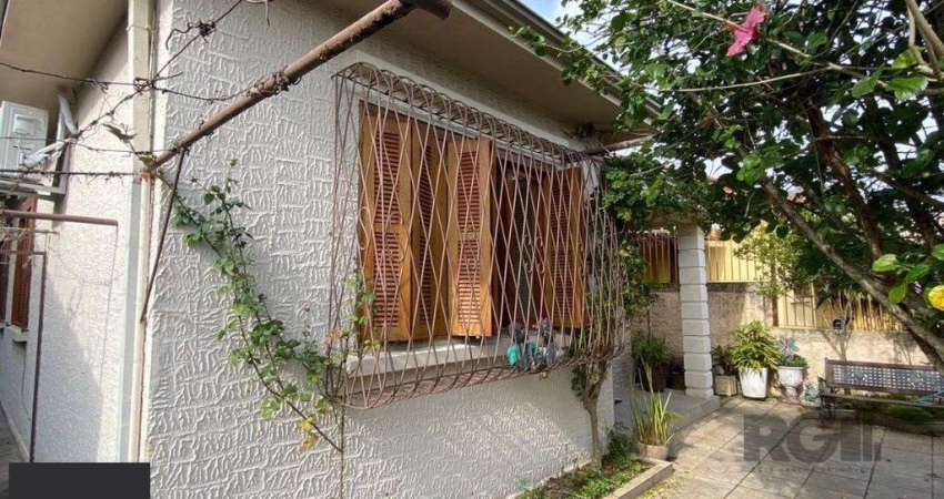 Casa 3 dormitórios à venda Vila São José Porto Alegre/RS