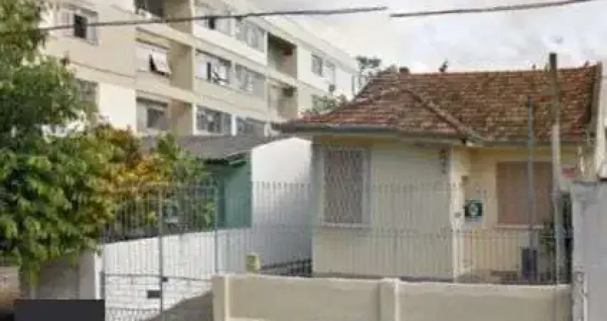 Casa para Venda - 80m², 3 dormitórios, 6 vagas - Medianeira