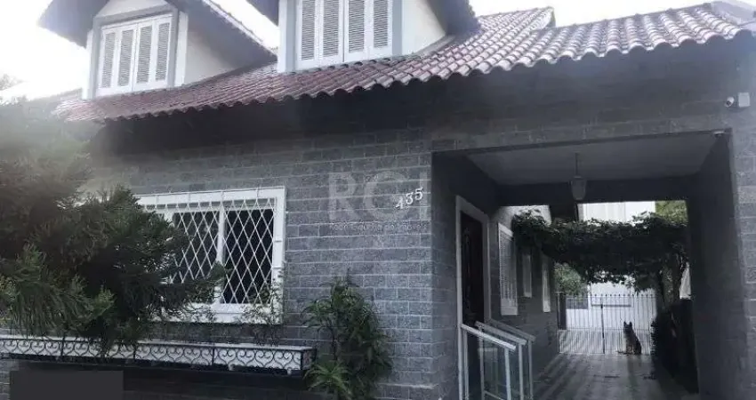 Casa para Venda - 242m², 3 dormitórios, sendo 1 suites, 3 vagas - Aberta dos Mor