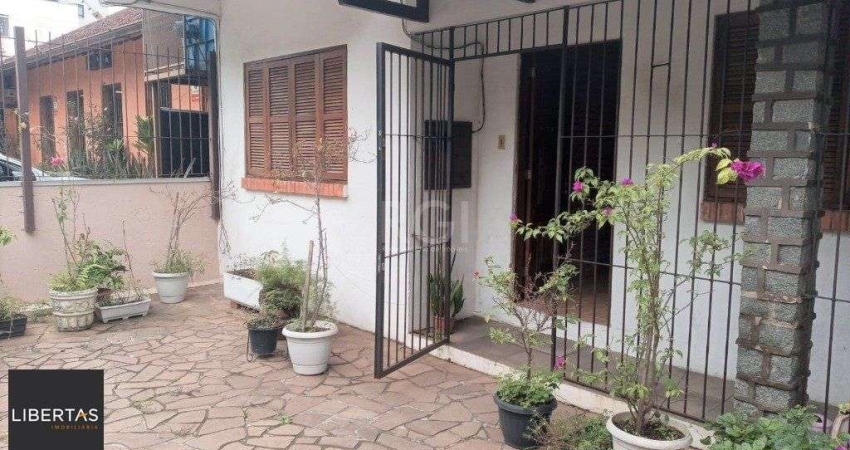 Casa para Venda - 210m², 4 dormitórios, 2 vagas - Petrópolis