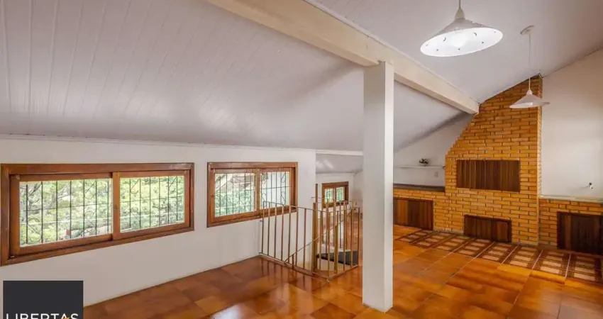 Casa para Venda - 210m², 4 dormitórios, 2 vagas - Petrópolis