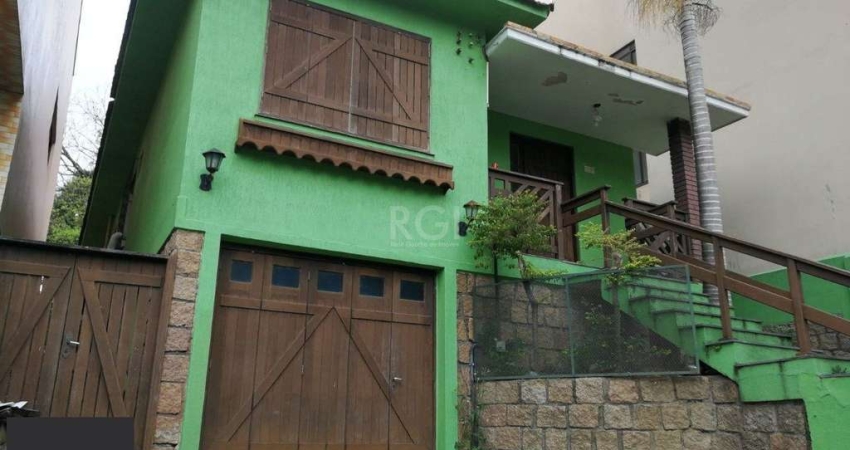 Casa para Venda - 170m², 3 dormitórios, 3 vagas - Nonoai, Porto Alegre