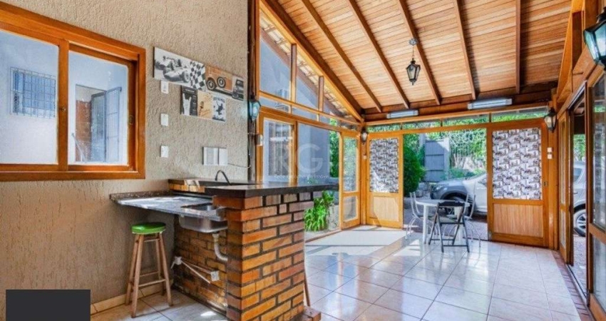 Casa para Venda - 255m², 3 dormitórios, sendo 1 suites, 3 vagas - Ipanema