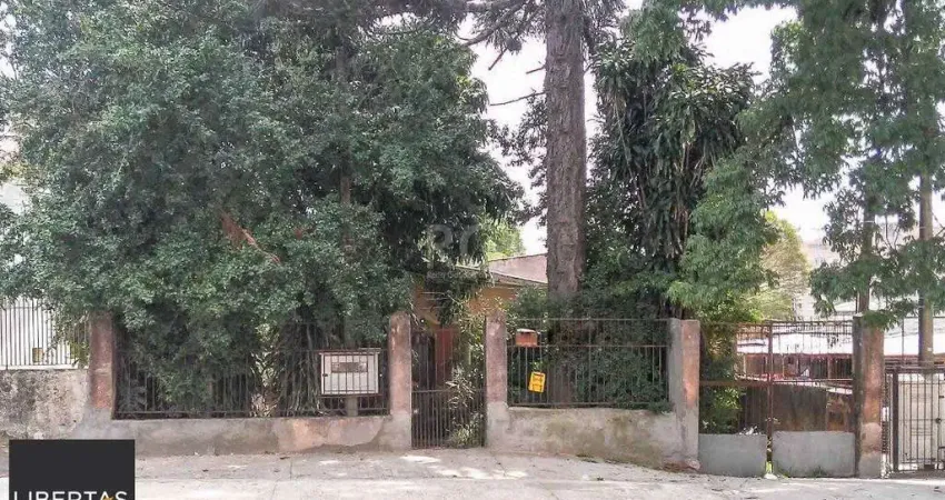 terreno com 605m², 11m de frente e 55m de frente a fundos.