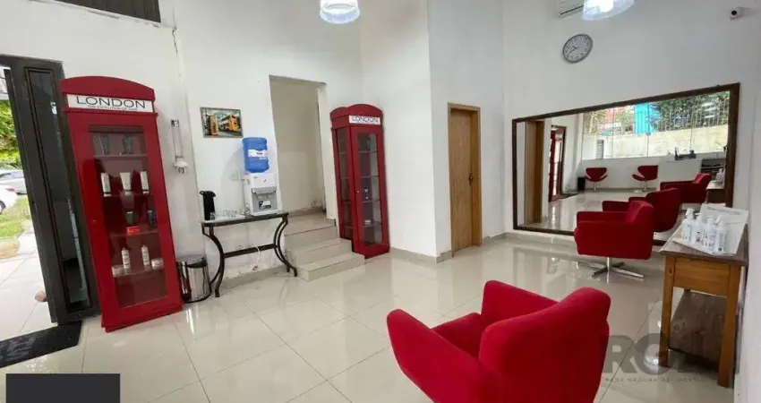 Prédio comercial 225m², com 5 lojas individuais, pé direito alto - ótima localiz