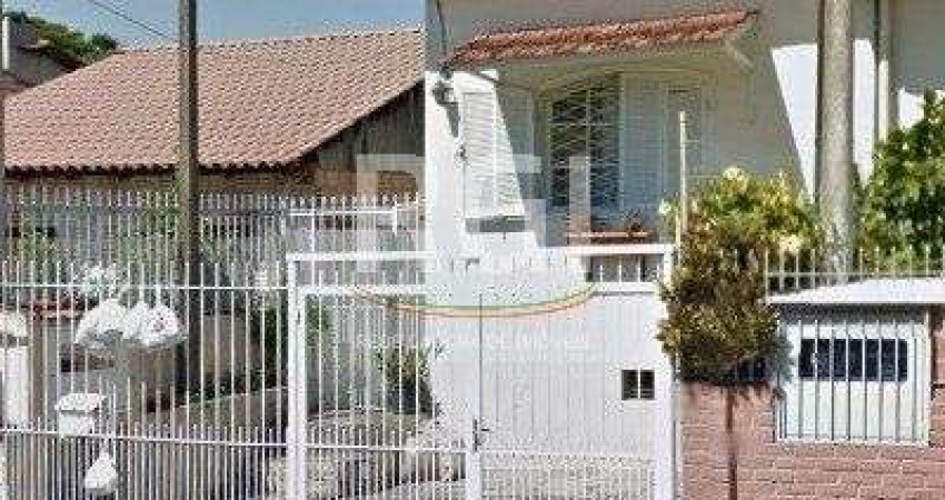 Casa para Venda - 380m², 2 dormitórios, sendo 1 suites, 1 vaga - Nonoai