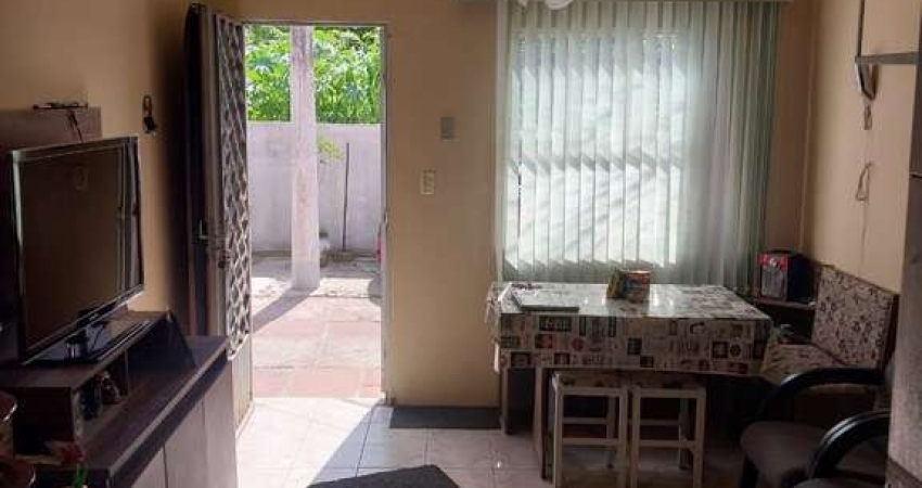 Casa em Condomínio de 2 dormitórios e vaga na Glória