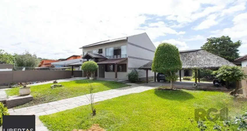 Com 4 dormitórios, incluindo uma suíte, é perfeita para acomodar toda a sua famí