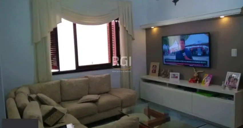 Casa para Venda - 175m², 4 dormitórios, sendo 2 suites, 2 vagas - Santa Cecília