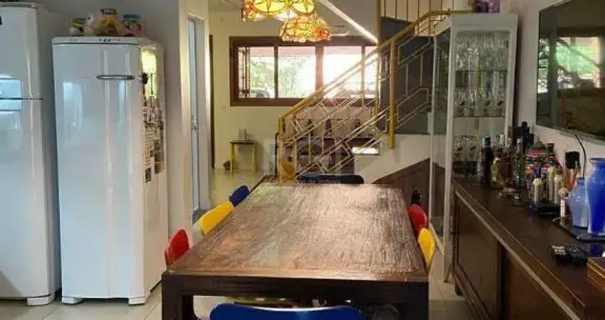 Casa Condominio para Venda - 220.89m², 3 dormitórios, sendo 1 suites, 2 vagas -