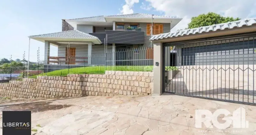 Casa com piscina, 3 dormitórios, 258m² privativos, no Jardim Itu.