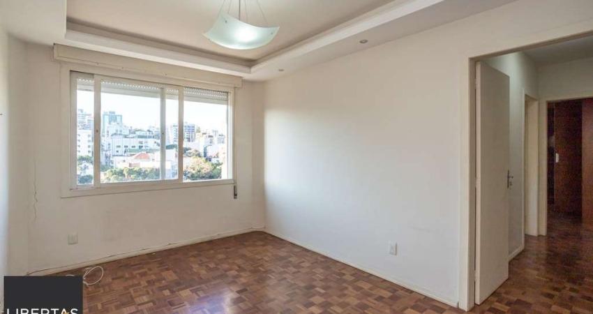 Apartamento no Petrópolis de 2 dormitórios dependência e vaga desocupado