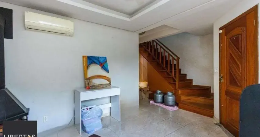 Casa de 3 dormitórios no Bairro Lomba do Pinheiro - Porto Alegre