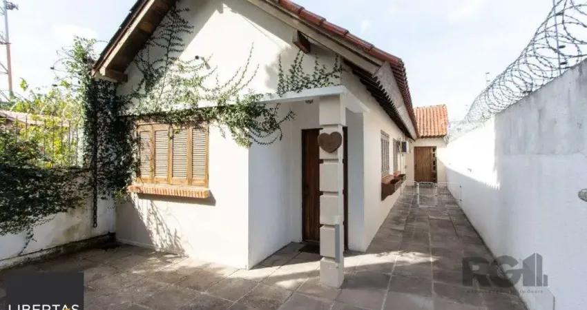 Casa com 2 quartos à venda na Rua Porto Calvo, 175, Ipanema, Porto Alegre