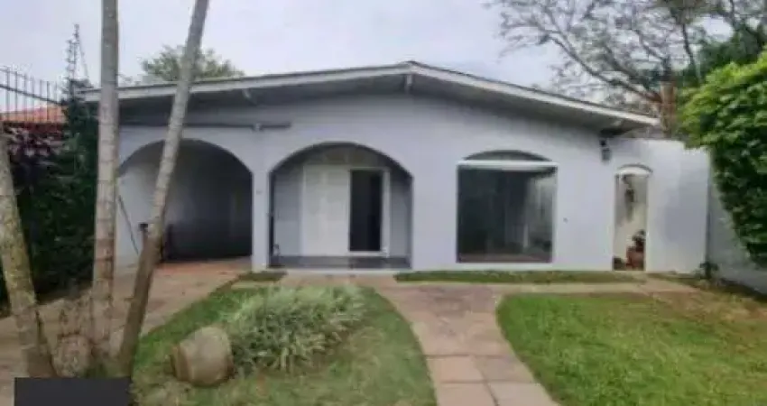 Casa 3 Dormitórios com Piscina à Venda no Guarujá – Zona Sul de Porto Alegre