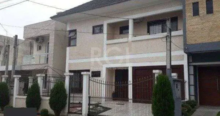 Casa para Venda - 272m², 3 dormitórios, sendo 1 suítes, 2 vagas - Hípica