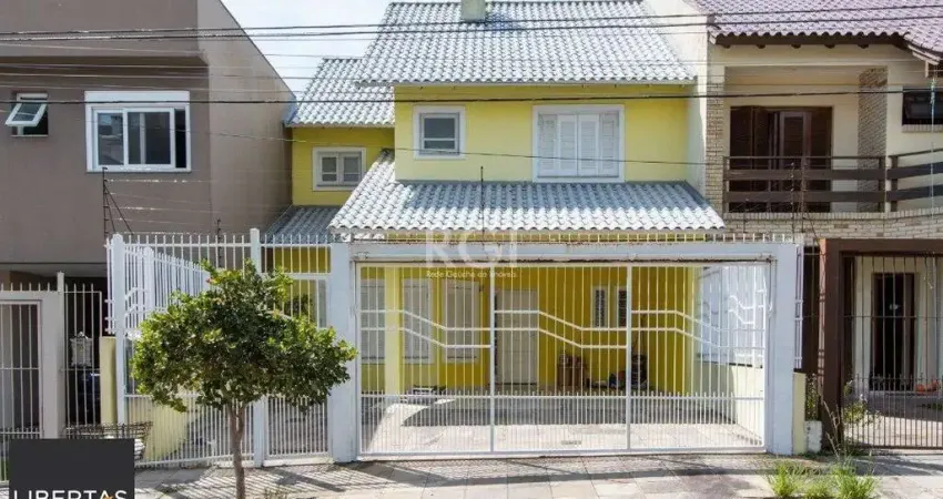 Uma suíte, estar íntimo, living 2 ambientes, lareira, lavabo, cozinha mobiliada,