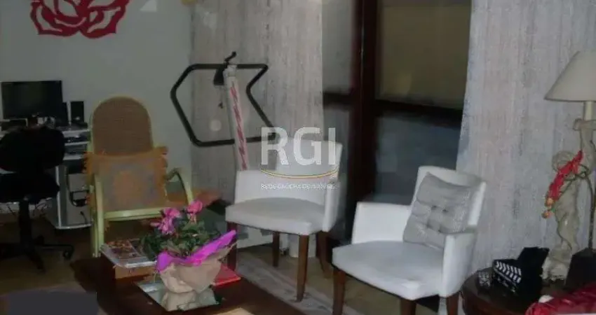 Casa para Venda - 200m², 4 dormitórios, sendo 1 suites, 4 vagas - Jardim Lindóia