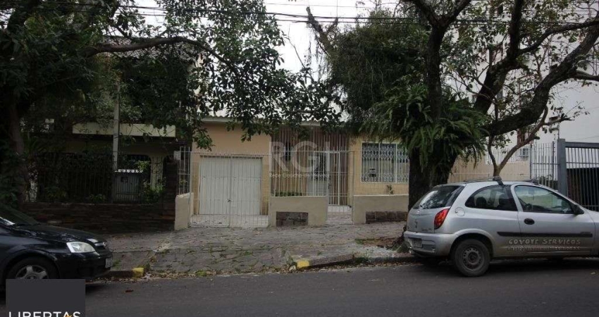 Casa com 3 Dormitórios Para comprar  250 m² - Petrópolis - Porto Alegre/R