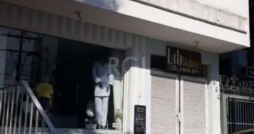 Casa para Venda - 250m², 4 dormitórios, sendo 1 suites, 3 vagas - Menino Deus