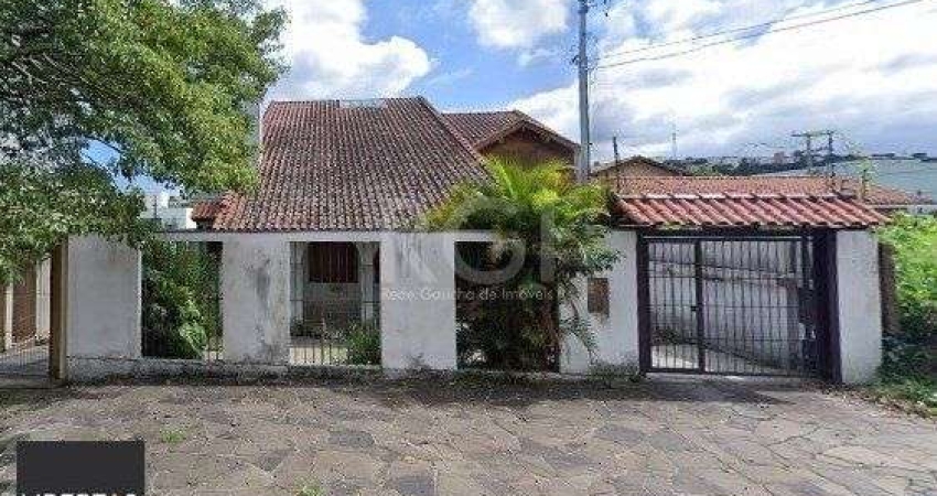 Casa com 3 quartos à venda na Rua Cangussu, 587, Nonoai, Porto Alegre