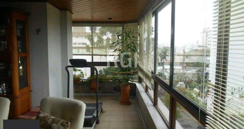 Apartamento para Venda - 137m², 3 dormitórios, sendo 1 suites, 2 vagas - Petrópo