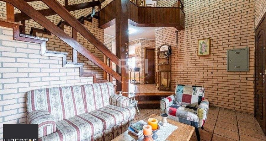 Casa para Venda - 420.22m², 3 dormitórios, sendo 1 suites, 7 vagas - Santa Terez