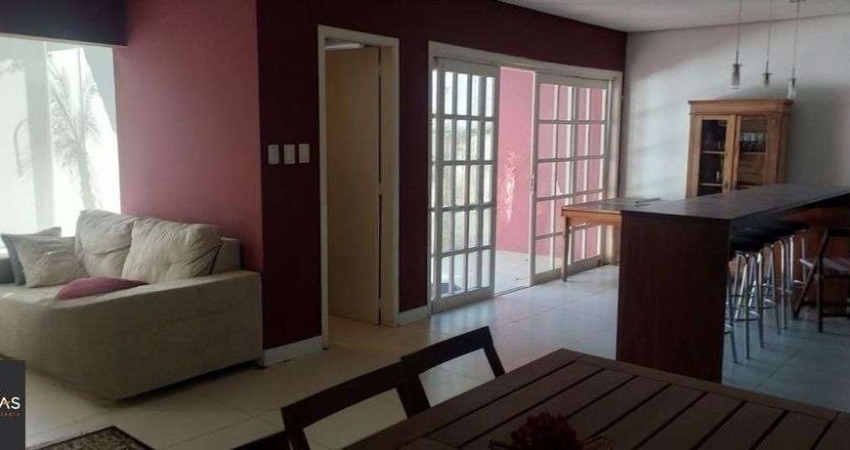 Sobrado com, 3 quartos sendo 1 suíte com hidro, no bairro Glória.