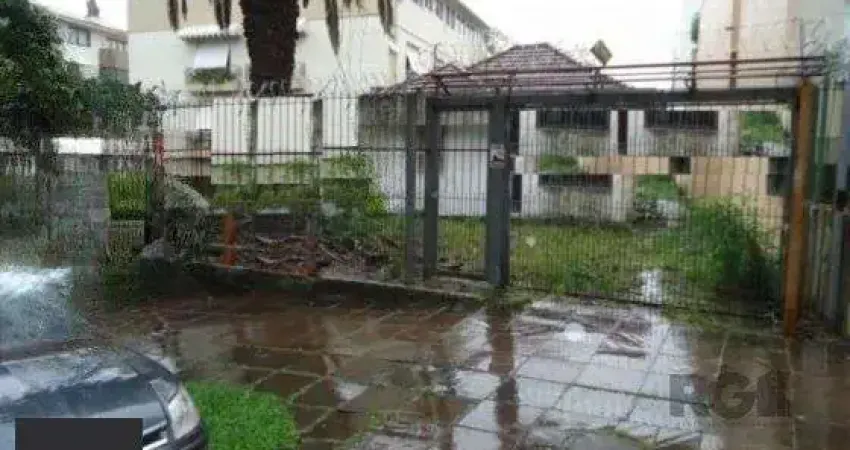 Casa à venda 350 m²  Rua Lagoinha, Petrópolis, Porto Alegre