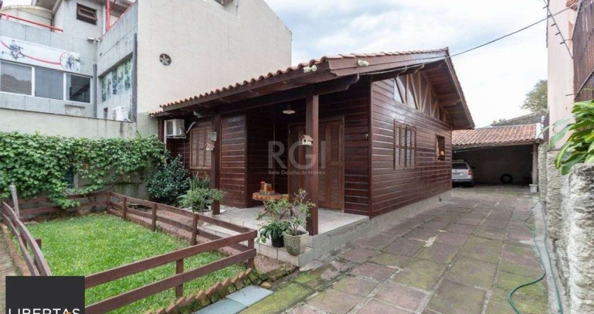 Casa para Venda - 54m², 2 dormitórios, 4 vagas - Cristal