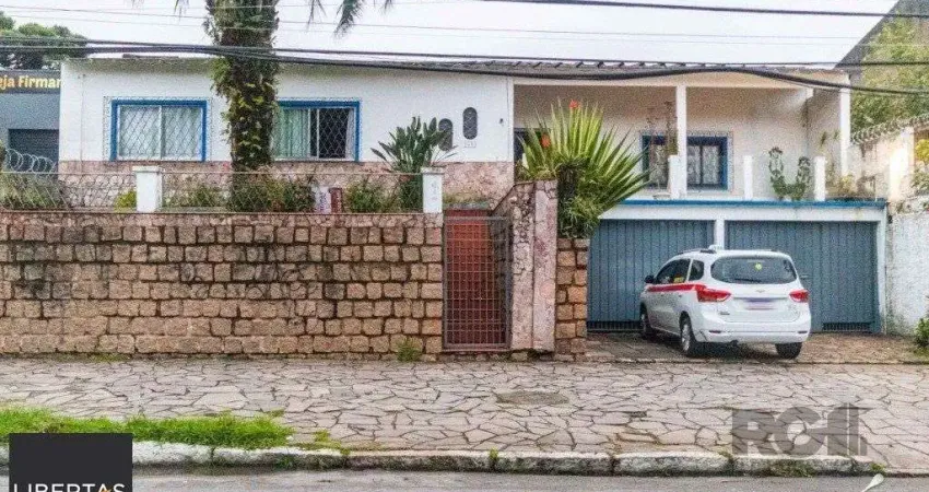 Casa para Venda - 240m², 3 dormitórios, sendo 1 suites, 3 vagas - Cristal
